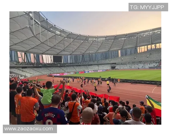 足球热议:深圳足球队的配合争议