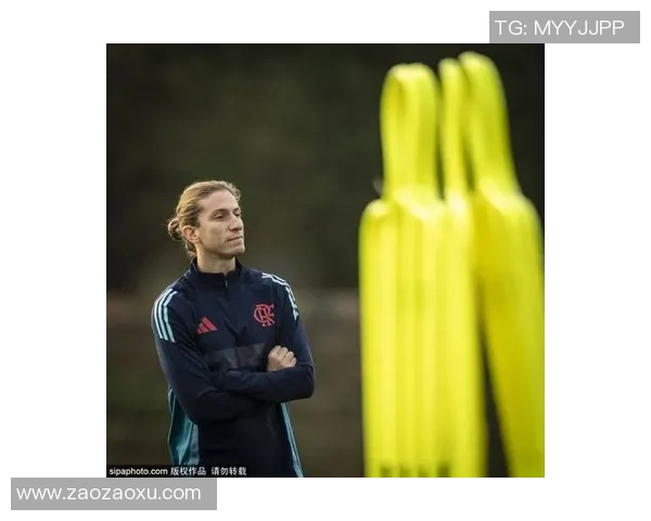 足球明星进球后热舞瞬间回顾激情四溢的庆祝时刻与球迷共享欢乐